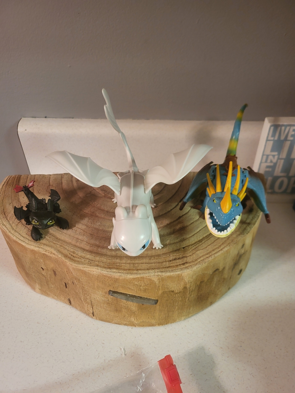 DreamWorks White Light Fury & Blue Dragon Playset - Dreamworks